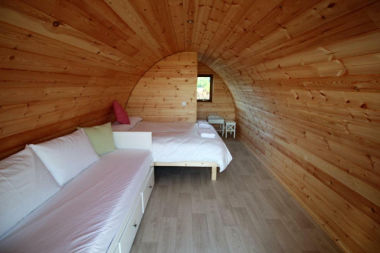 Geraghtys Farmyard Pods Ξενοδοχείο Belmullet Εξωτερικό φωτογραφία